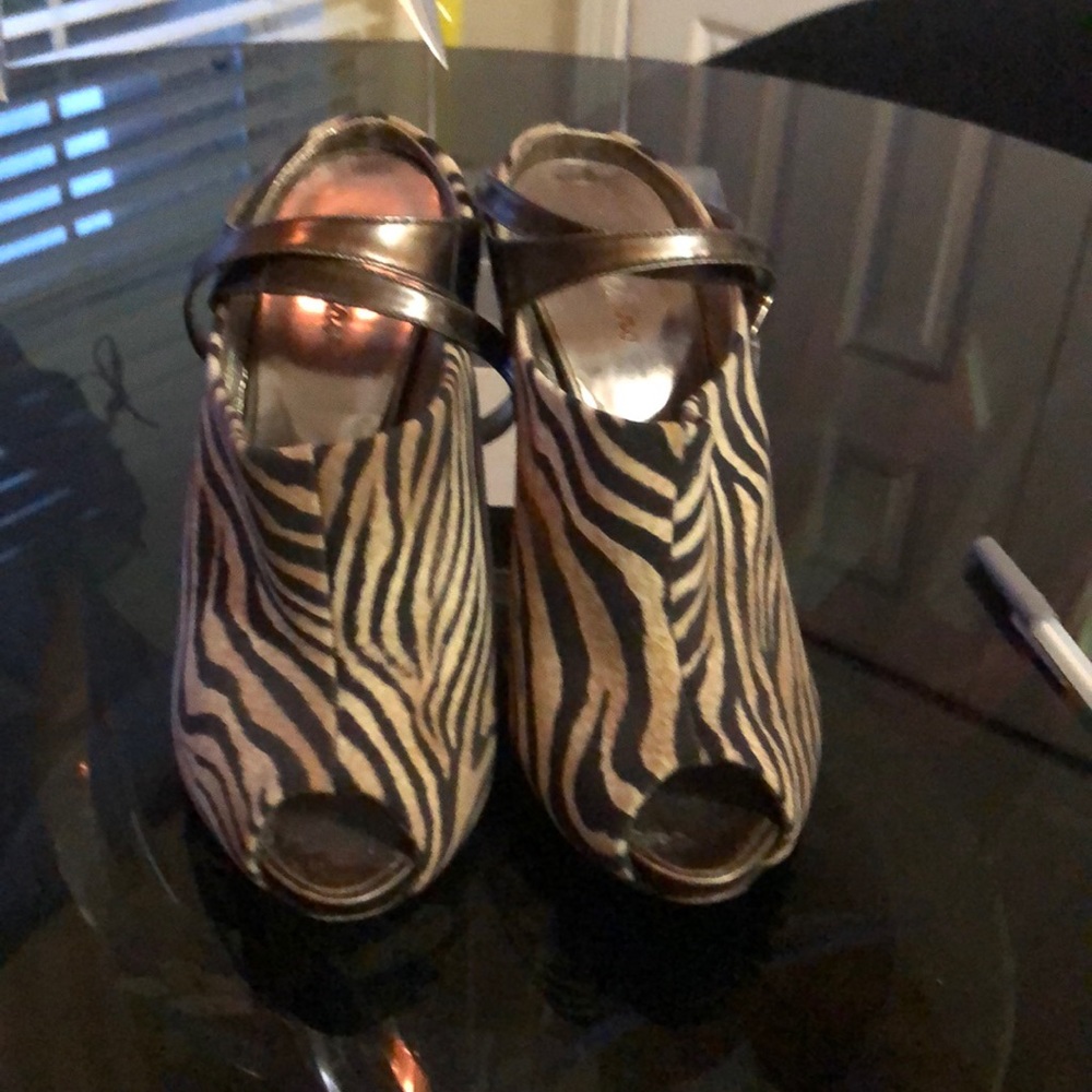 Shoes - Picture 1 of 3
